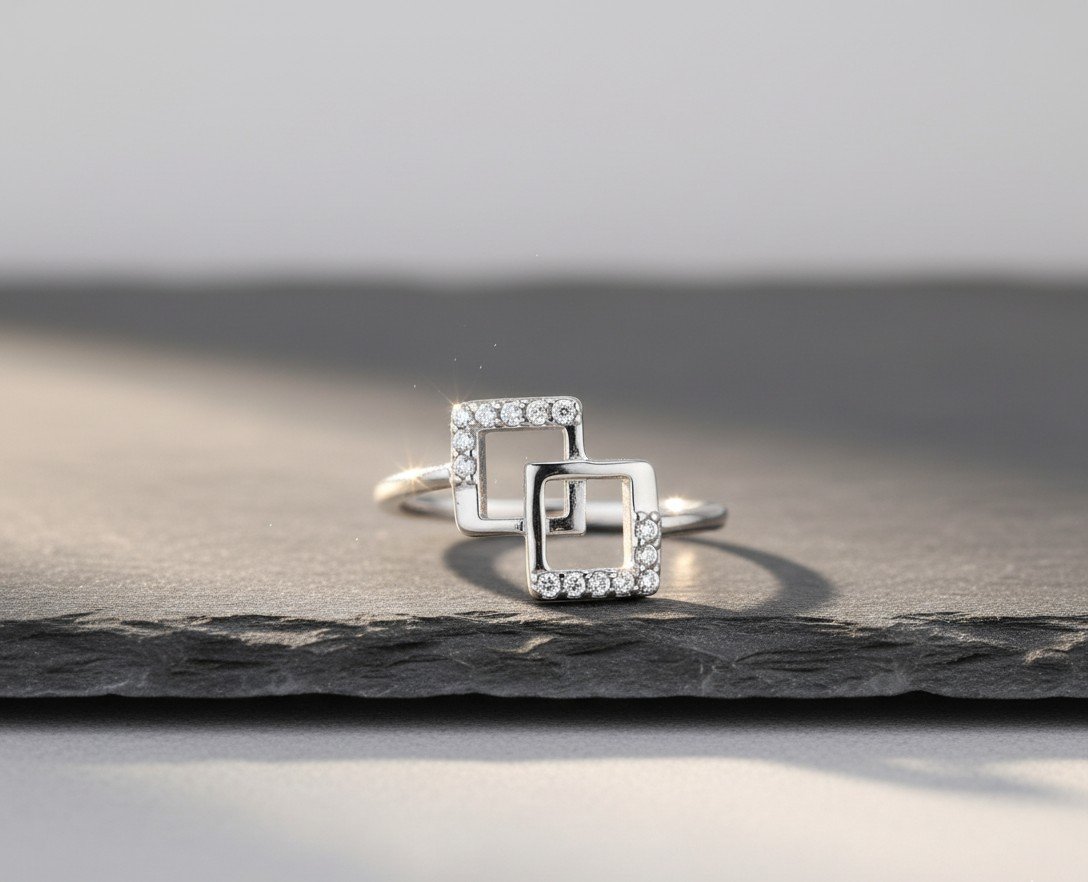 Geometric Interlock Ring - Sparkling Square Design